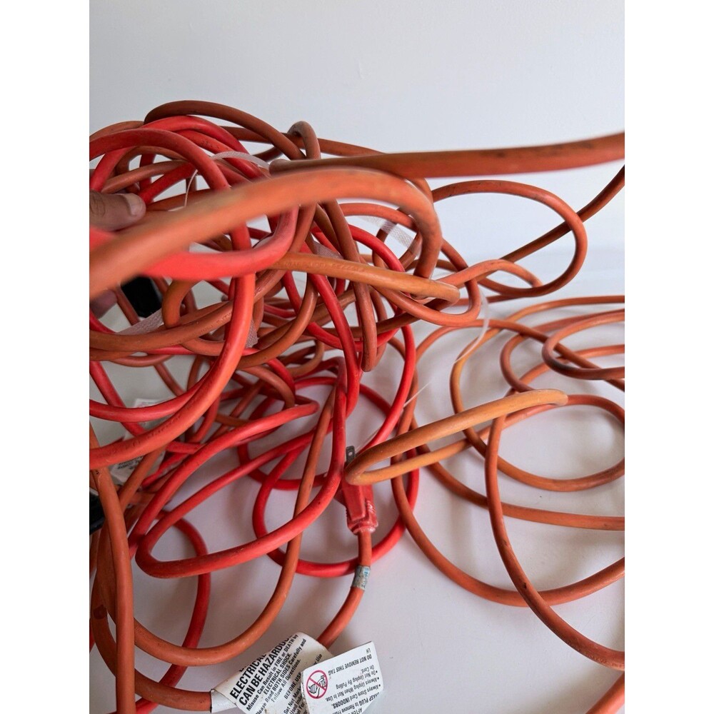 Orange Extension Cord 1-Outlet Plug Type A 120V 11-15A 1001-1500W